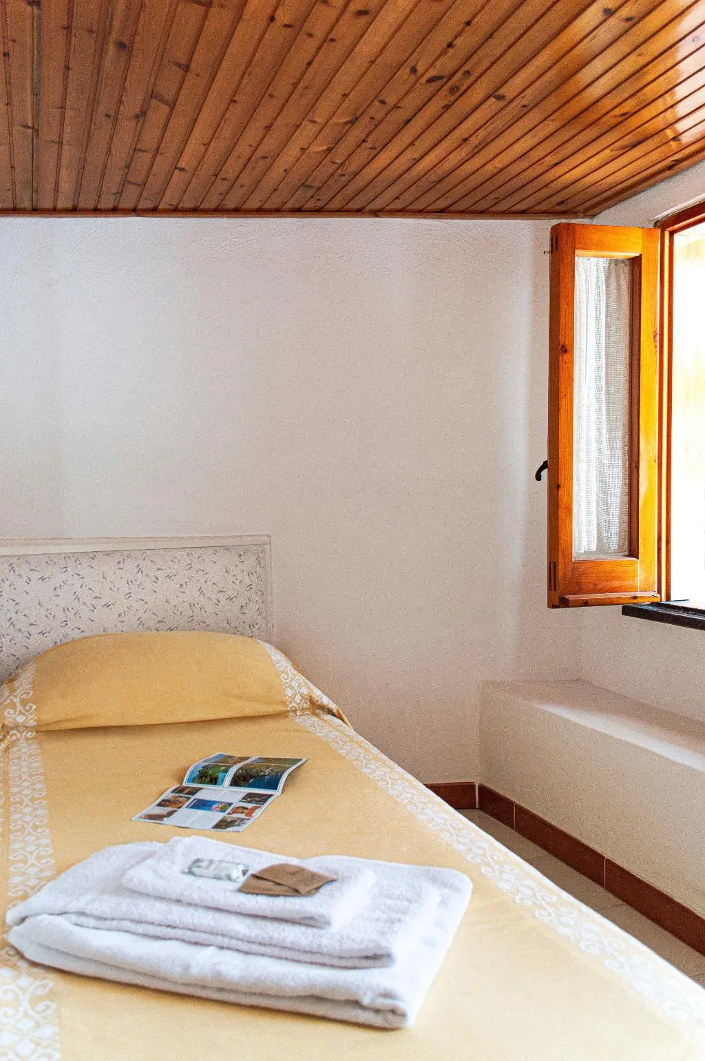 TRIPLE STANDARD Room, La Maggioressa, Naples