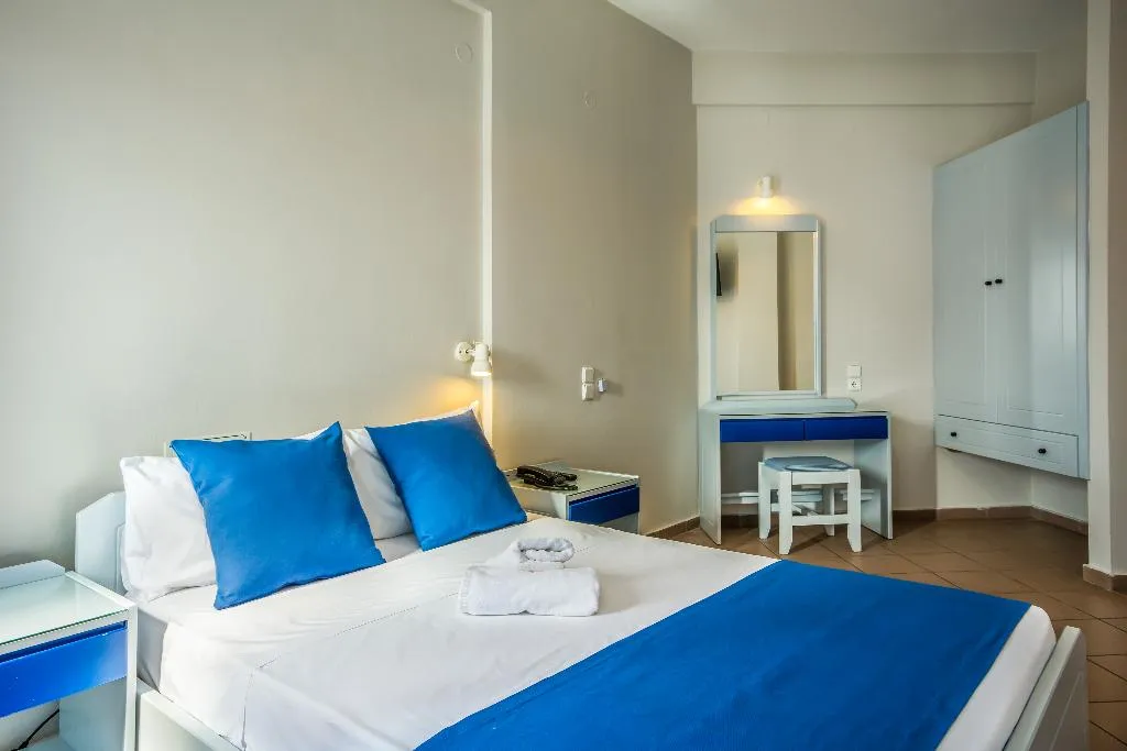 TRIPLE STANDARD Room, Hersonissos Central, Crete