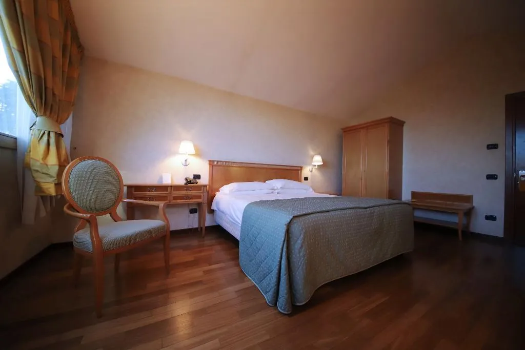 Room, Monica Hotel Fiera, Milan
