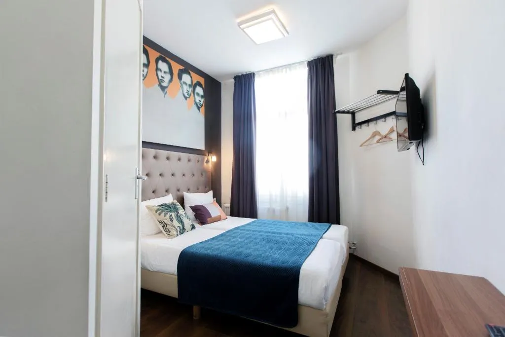 TWIN STANDARD Room, Quentin Golden Bear Hotel, Amsterdam