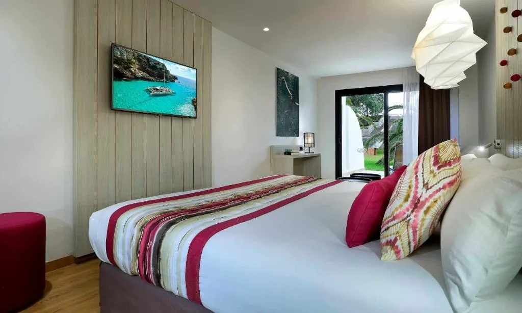 Double or Twin SUPERIOR Room, Grand Palladium White Island Resort & Spa, Ibiza