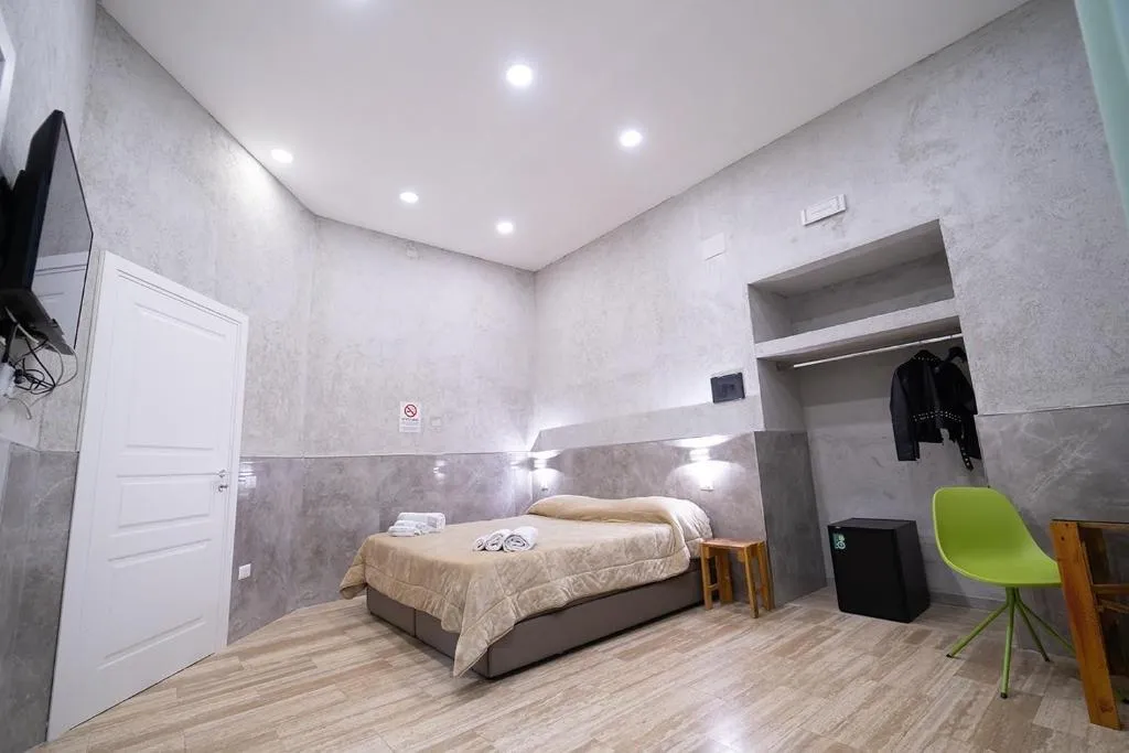 DOUBLE STANDARD Room, P.c Boutique La Loggia, Naples