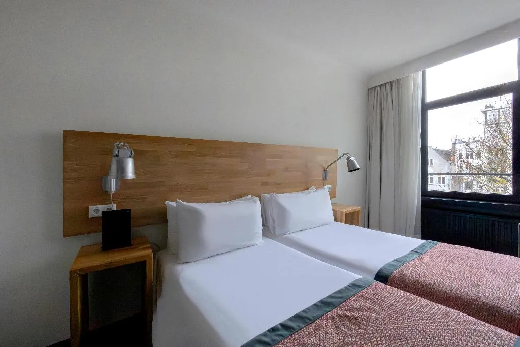 TRIPLE STANDARD Room, Catalonia Vondel Amsterdam, Amsterdam