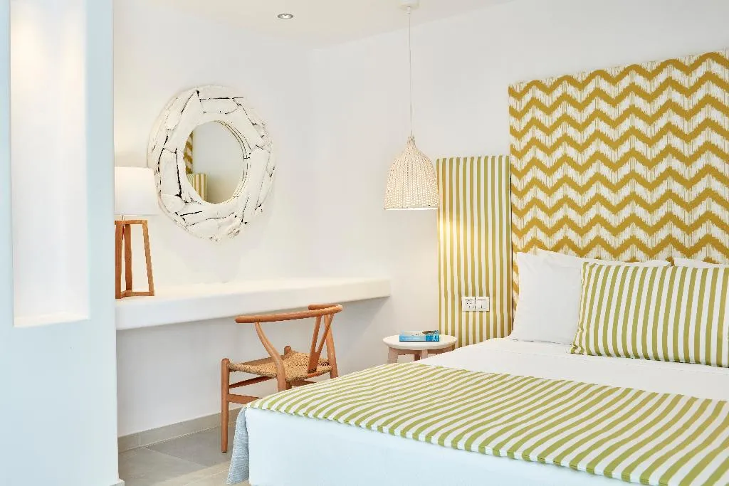 SUITE DELUXE WITH JACUZZI Room, Archipelagos Hotel, Mykonos