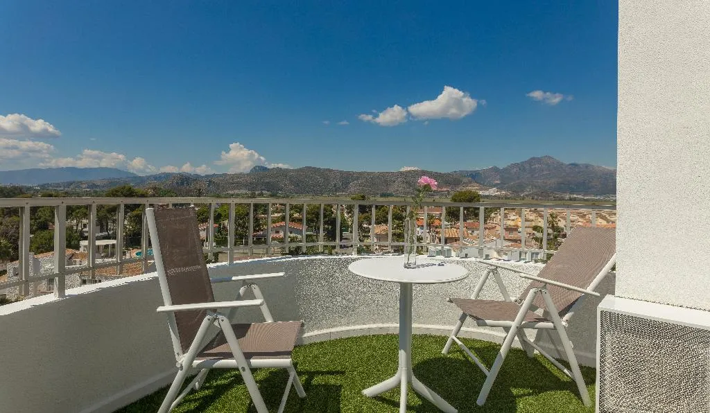 QUADRUPLE SUPERIOR Room, Villa Luz Family Gourmet and All Exclusive Hotel, Valencia