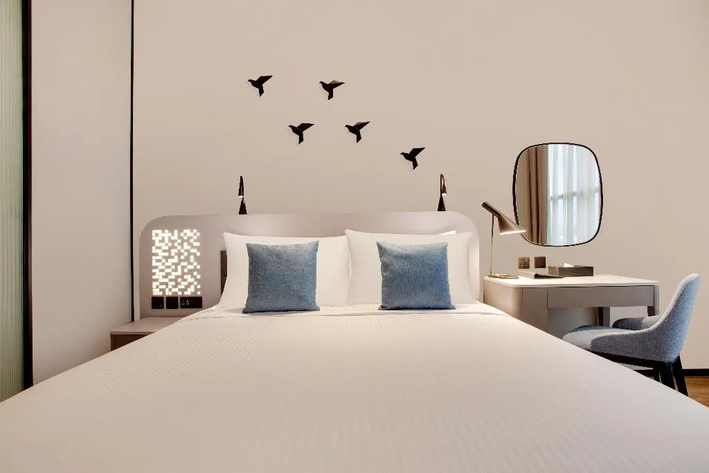 JUNIOR SUITE STANDARD Room, Lemon Tree Hotel Jumeirah, Dubai, Dubai