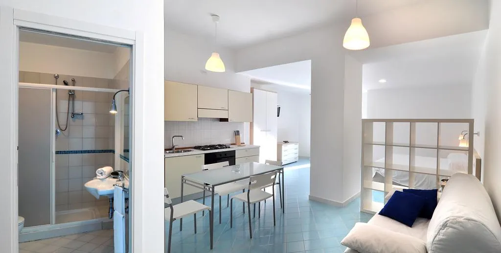 STUDIO SEA VIEW Room, Residence Due Torri, Naples