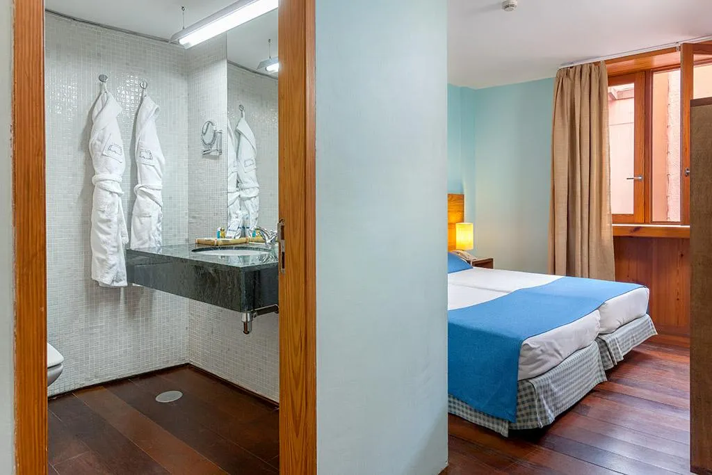 Double or Twin STANDARD Room, Hotel LIVVO La Quinta Roja, Tenerife