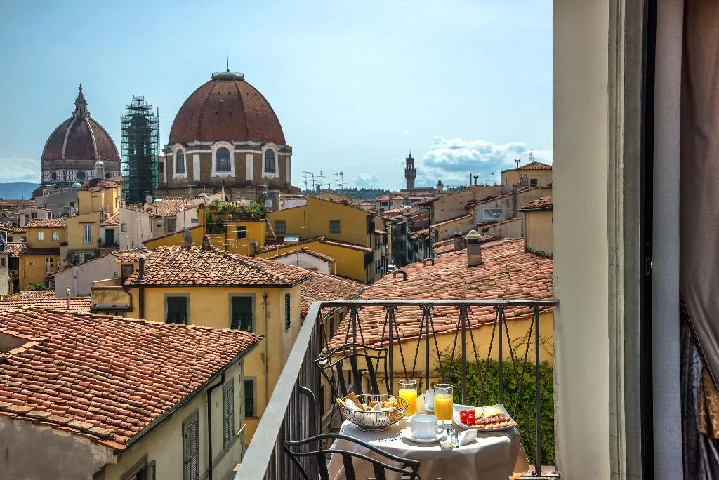 DOUBLE WITH VIEWS Room, Machiavelli Palace, Florence