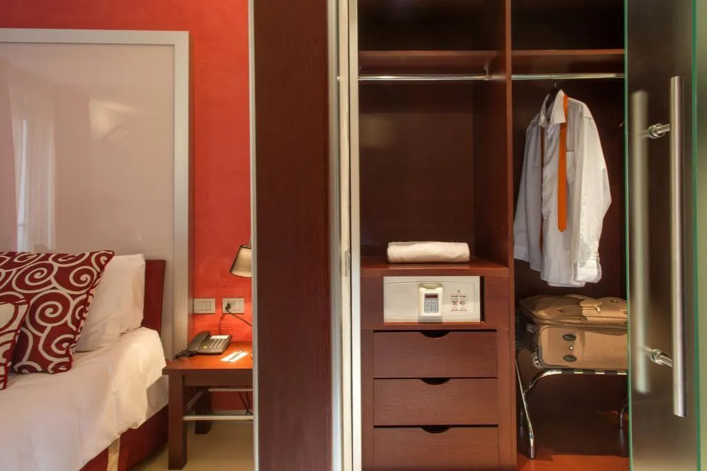 TWIN DELUXE Room, La Griffe Hotel Roma, Rome