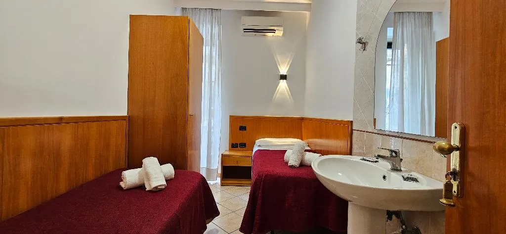 Double or Twin Shared external bathroom Room, Zara, Naples