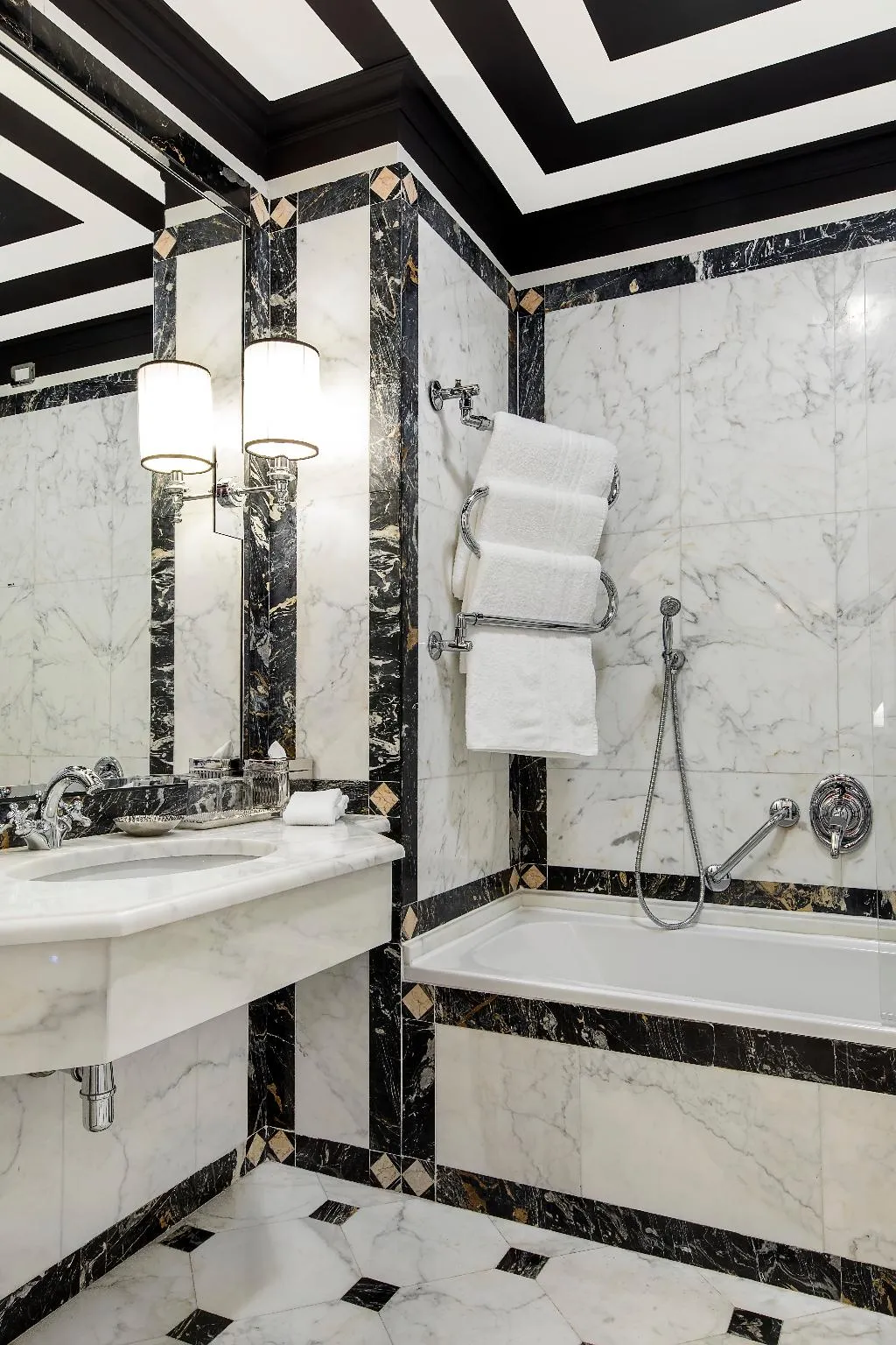 FAMILY ROOM STANDARD Room, Helvetia & Bristol Firenze - Starhotels Collezione, Florence