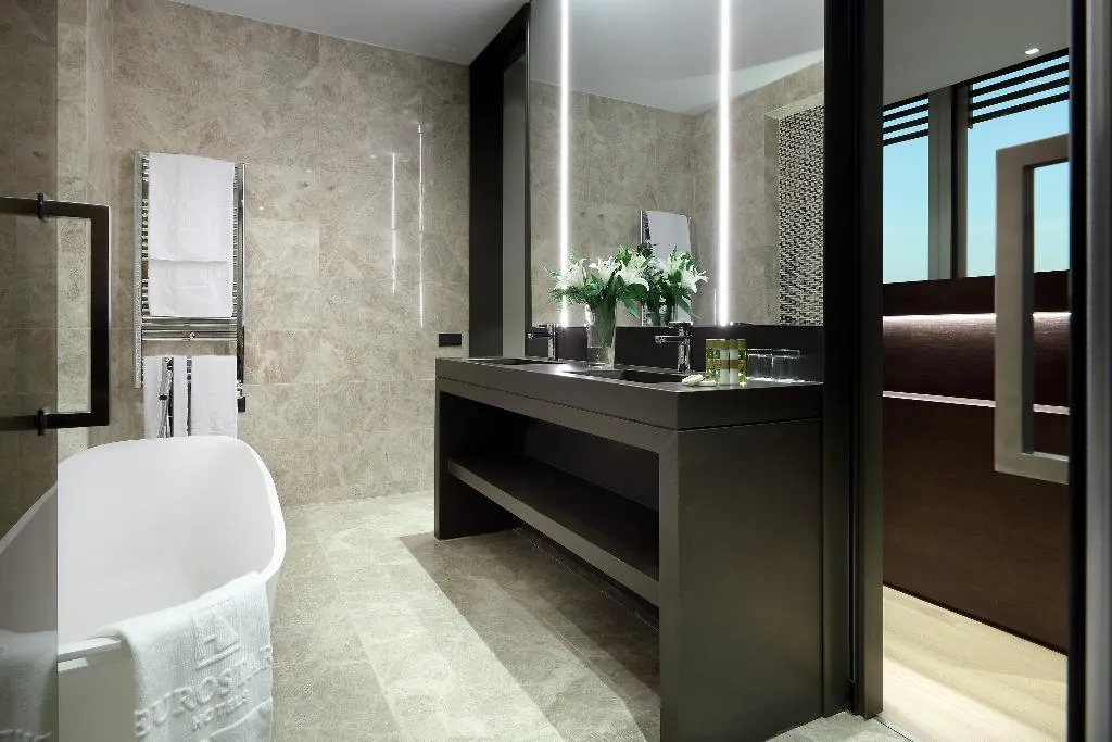 SUITE STANDARD Room, Eurostars Torre Sevilla, Seville