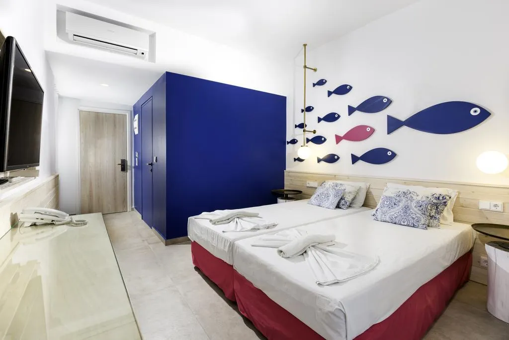 Room, Orion, Rhodes