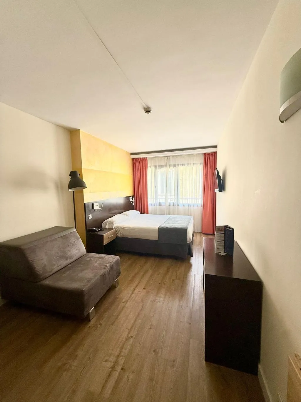 TRIPLE STANDARD Room, Apartamentos Recoletos, Madrid