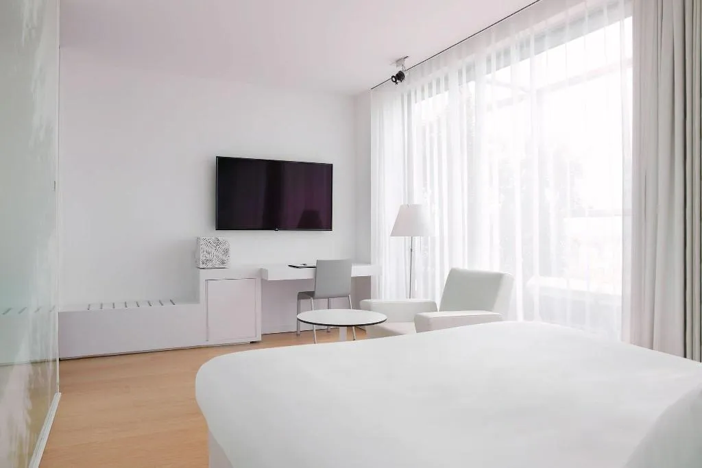 Pool, Renaissance Barcelona Fira, Barcelona