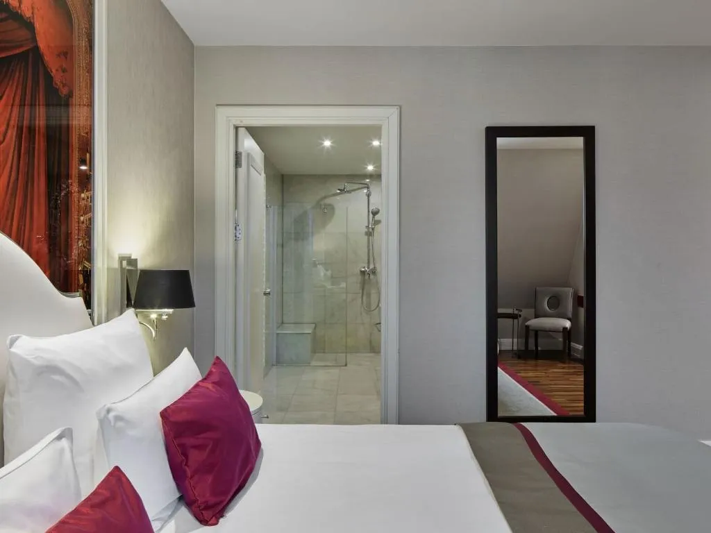 SUITE TWO BEDS Room, Titanic Gendarmenmarkt Berlin, Berlin