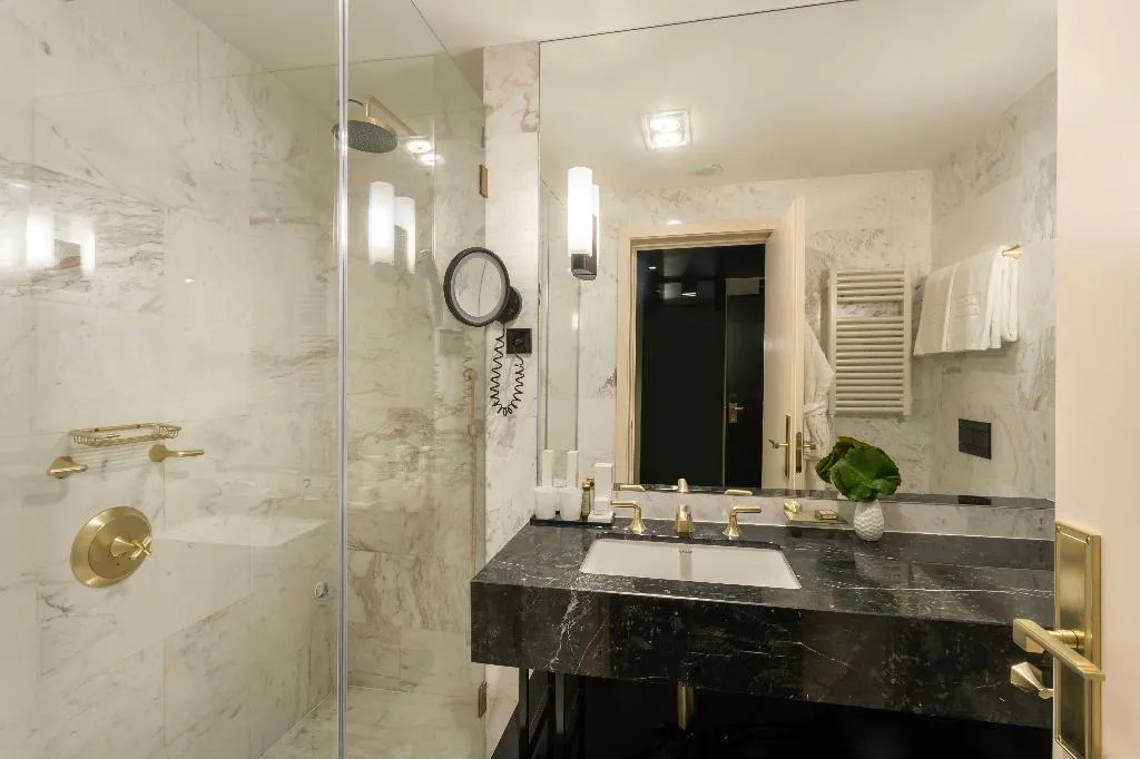 SINGLE DELUXE Room, Altis Avenida, member Preferred Hotels & Resorts, Lisbon