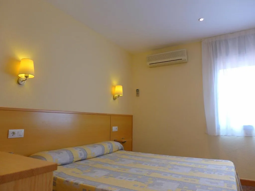 Room, Rentalmar Atlantida, Costa Dorada