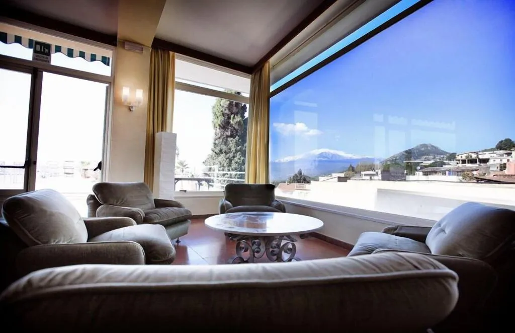 Lobby, Continental, Taormina
