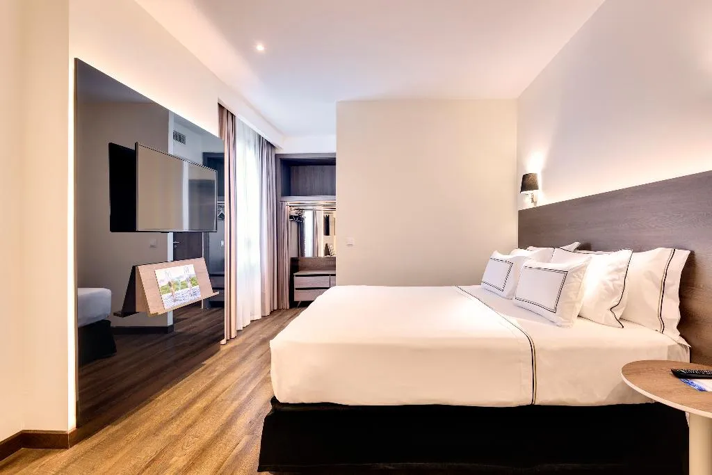 Double or Twin CONNECTING ROOM Room, Melia Madrid Serrano, Madrid