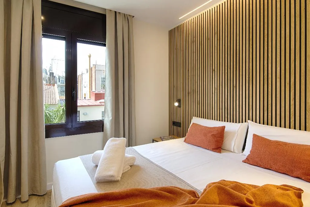APARTMENT THREE BEDROOMS TWO BATHROOMS Room, Mercedes Heritage Apartments, Barcelona