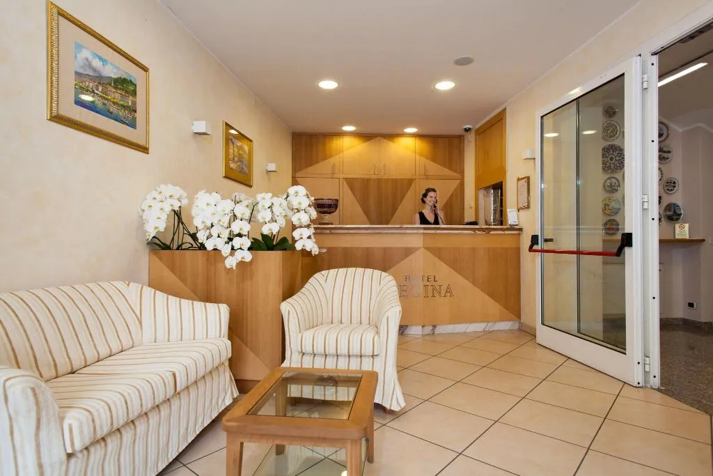 Lobby, Regina, Milan