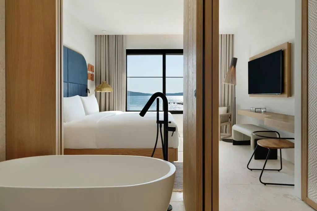 SUITE WITH PRIVATE POOL Room, W Costa Navarino- Adults Only, Kalamata