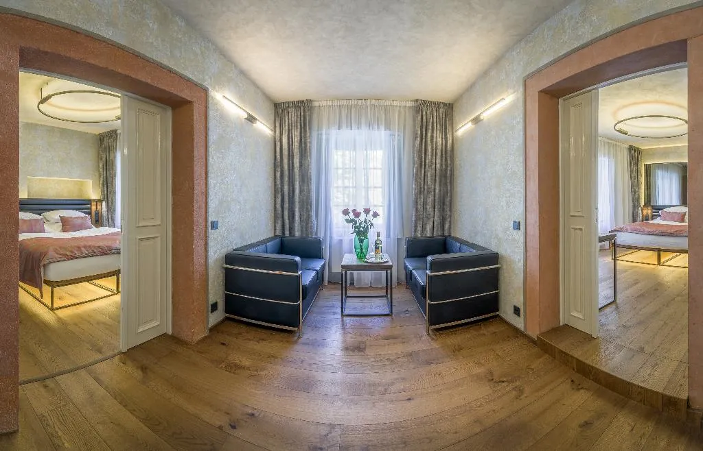 QUADRUPLE DELUXE Room, Hotel Waldstein, Prague