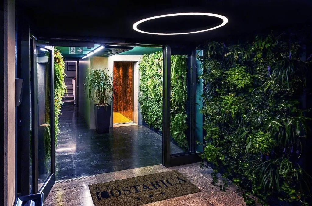 Lobby, Costarica, Venice