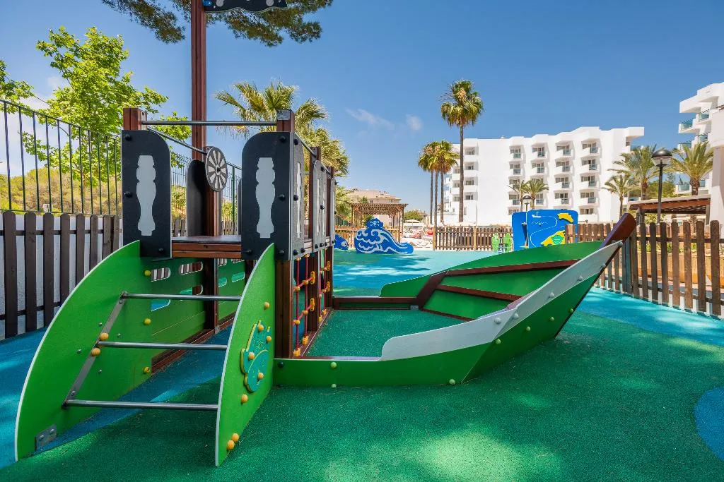 Sports and Entertainment, Globales Hotel Maioris, Majorca