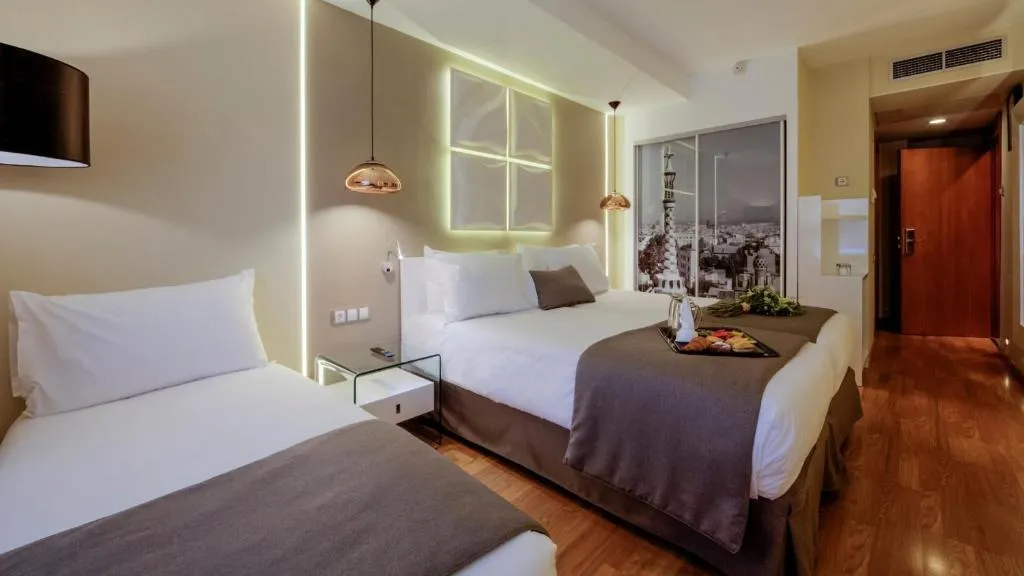 FAMILY ROOM STANDARD Room, Evenia Rossello, Barcelona