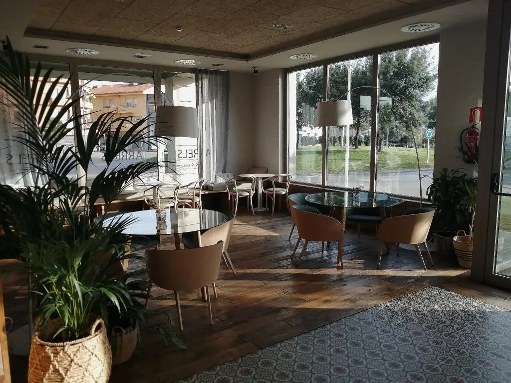 Restaurant, Arrels d' Emporda Aparthotel, Costa Brava
