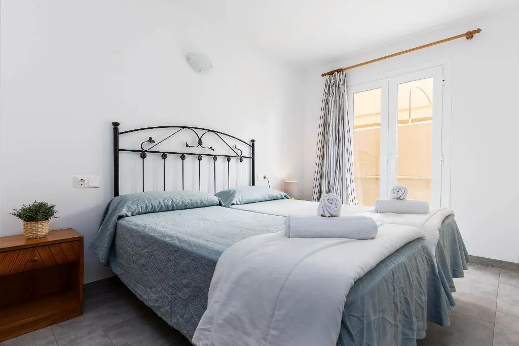 APARTMENT TWO BEDROOMS Room, Acapulco Apartments, Majorca