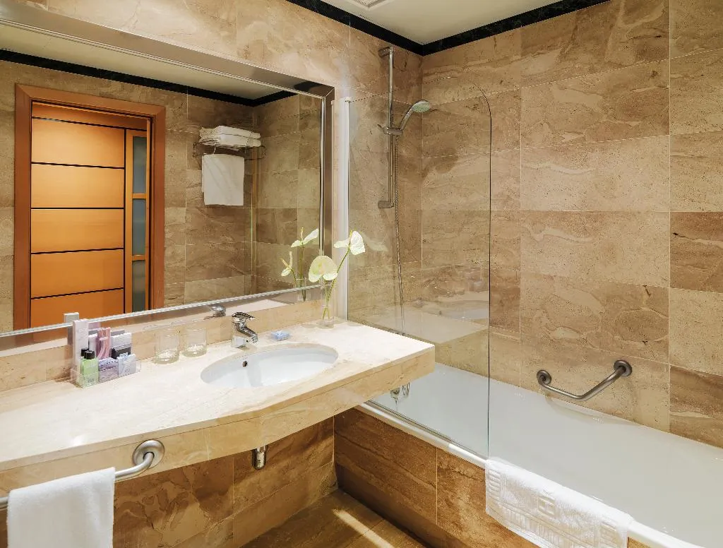 TWIN STANDARD Room, H10 Marina Barcelona, Barcelona