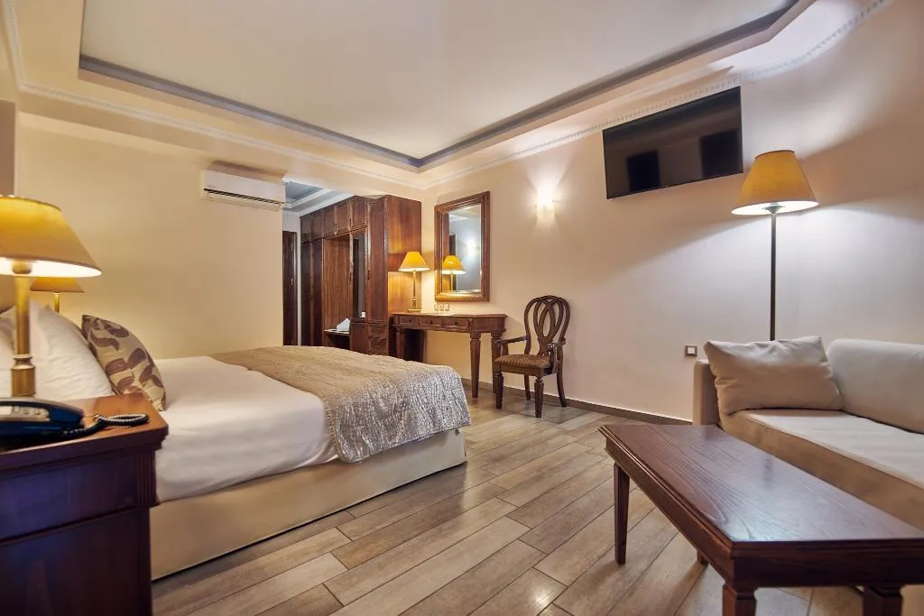 JUNIOR SUITE POOL VIEW Room, Palazetto Suites Zakynthos, Zante