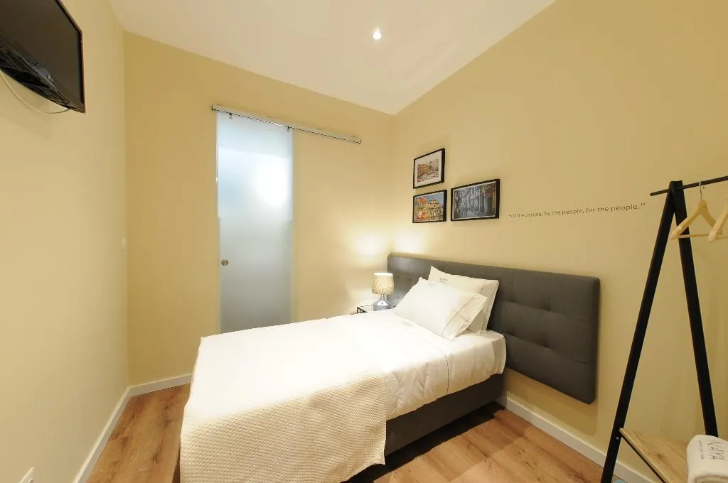 SINGLE ONE BEDROOM ONE BATHROOM Room, Naya - Downtown Guesthouse, Porto