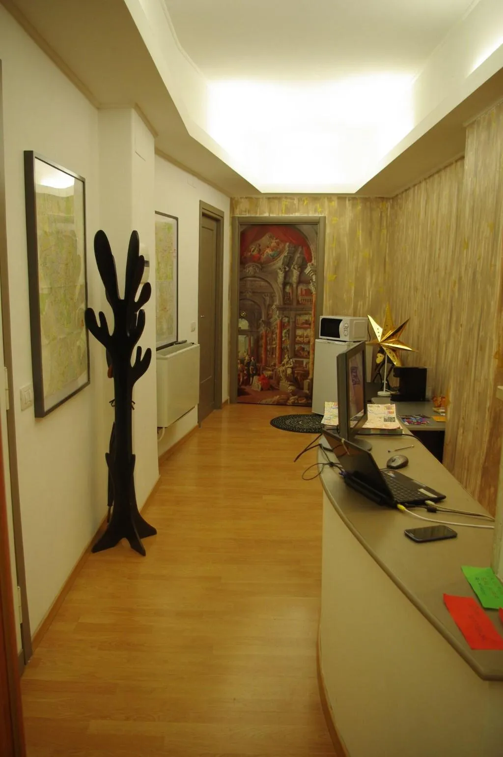 Lobby, Appia Avenue 639, Naples