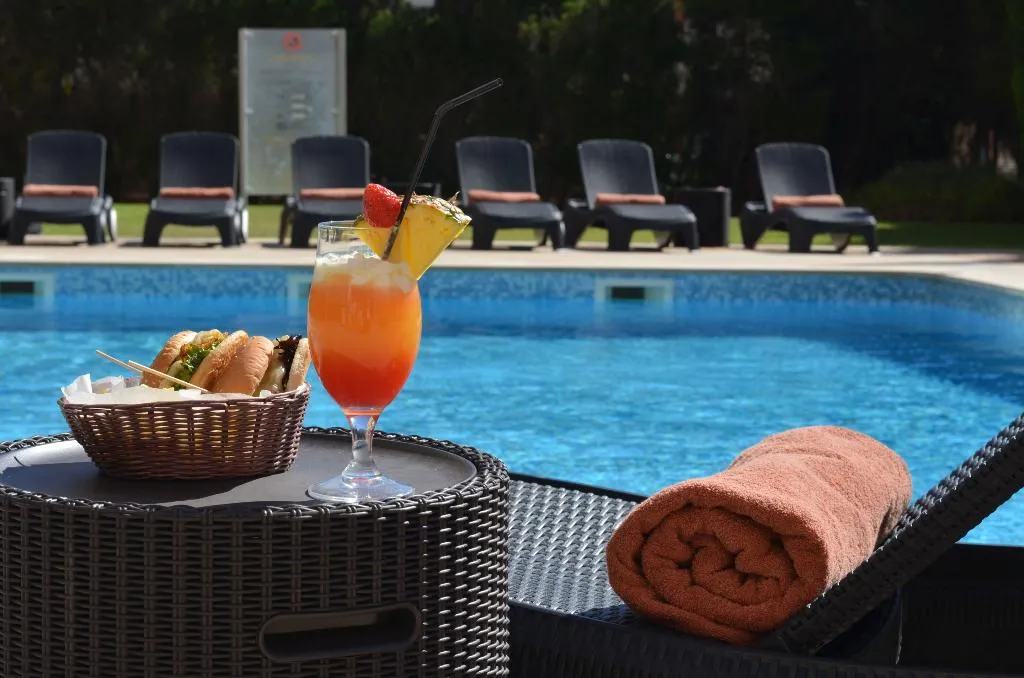 Pool, Real Oeiras, Lisbon