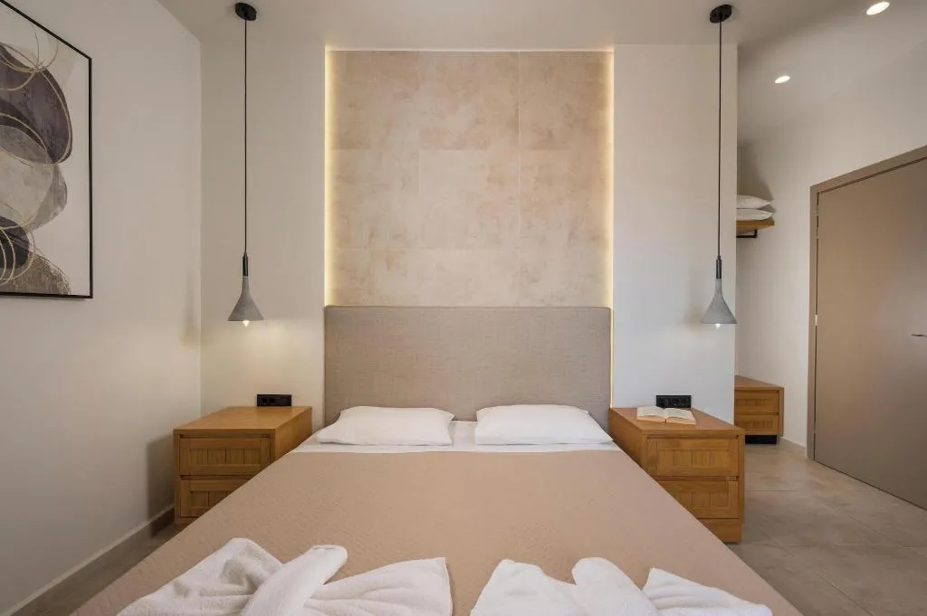 Room, Petritos Rooms And Studios, Crete