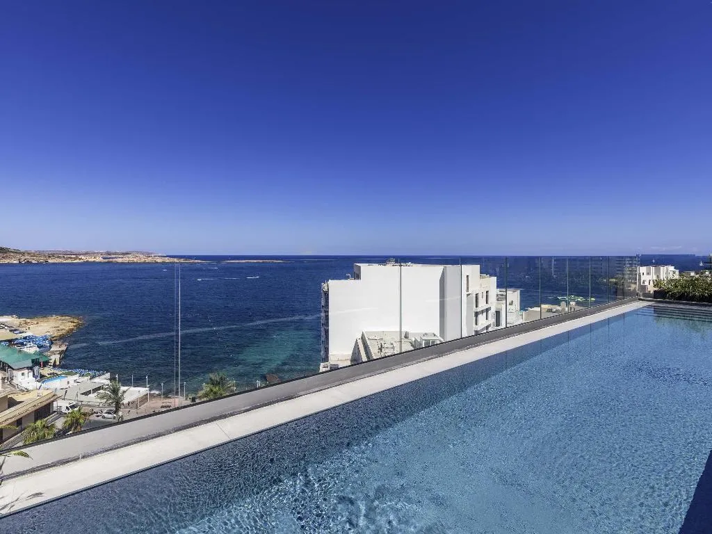 Pool, ibis Styles ST Pauls Bay Malta, Malta