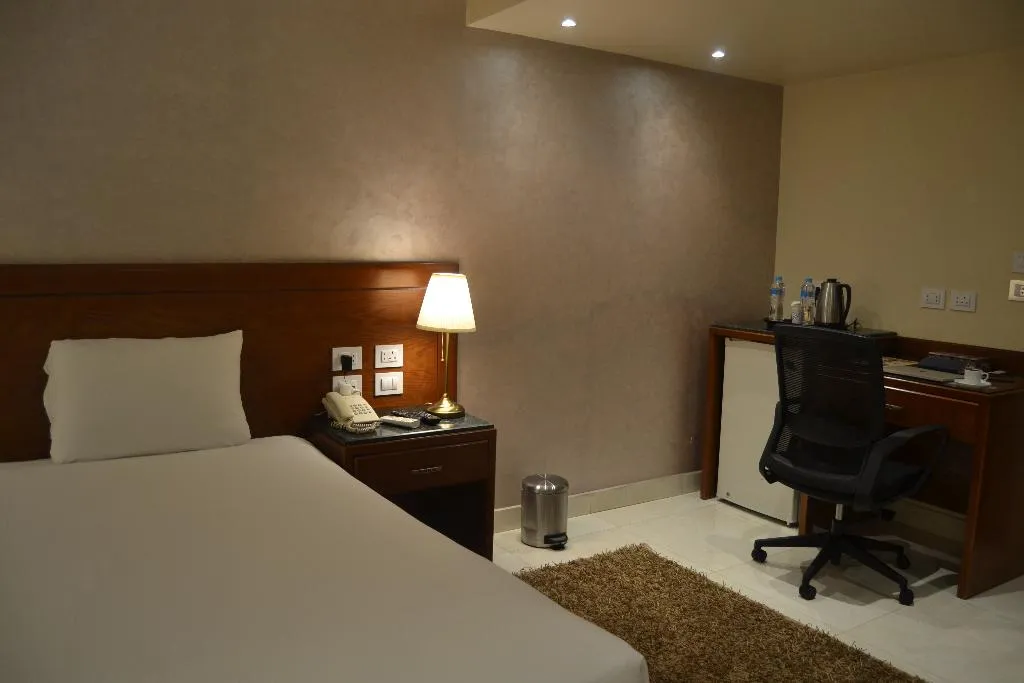 SINGLE DELUXE Room, Omar El Khayam Al Minya Hotel Luxury Accommodation, Cairo