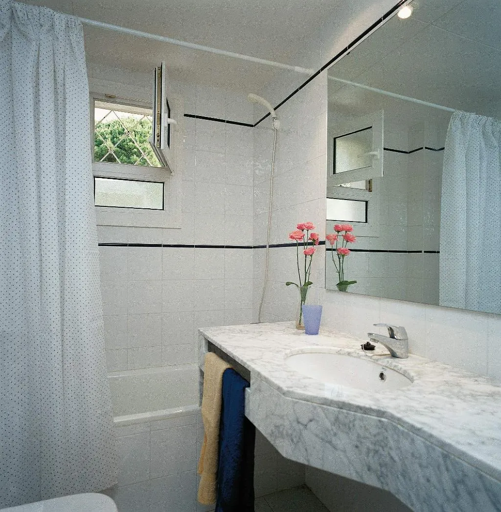 APARTMENT CAPACITY 6 Room, Albamar, Costa Brava