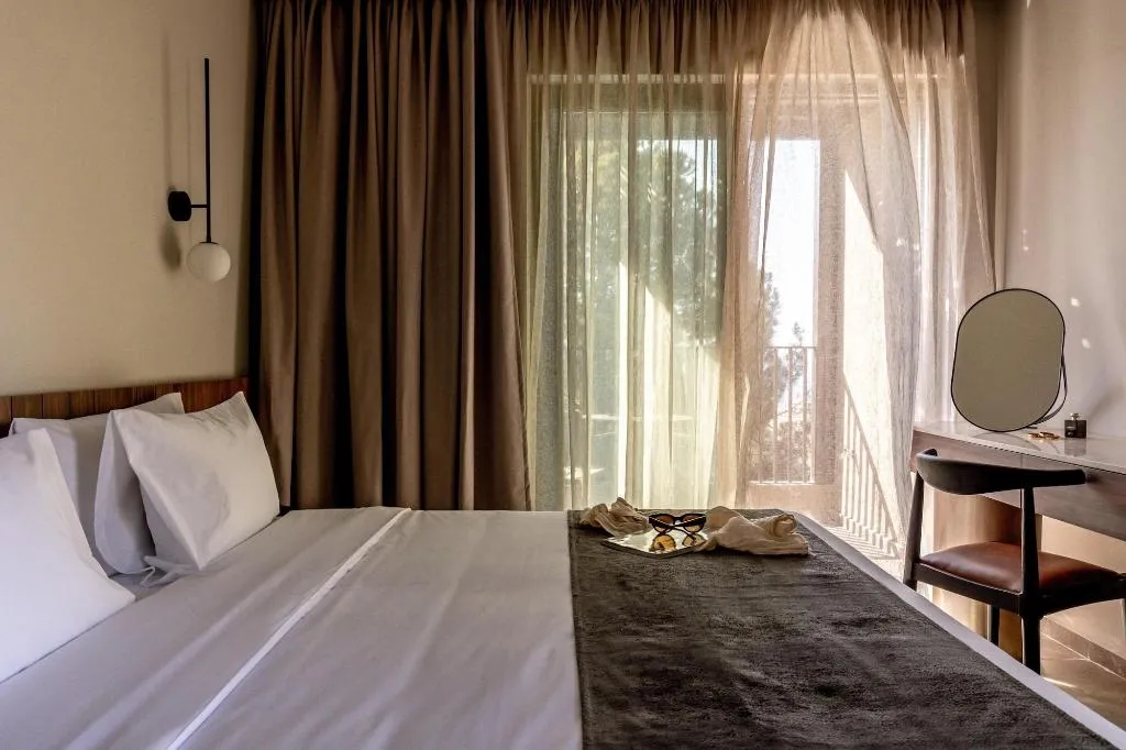 Room, Elios Hill - Sun Kissed Happiness, Crete