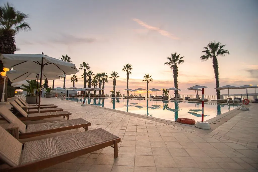 Pool, Dioscuri Bay Palace, Catania