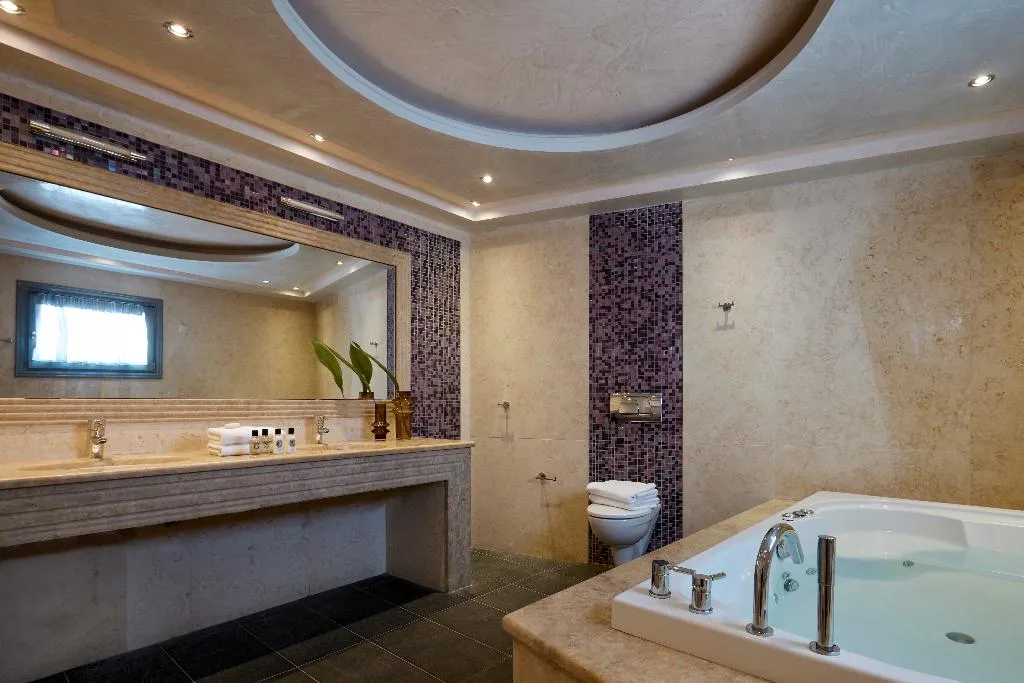 Double or Twin SEA VIEW WITH PRIVATE POOL Room, Petit Palace, Santorini