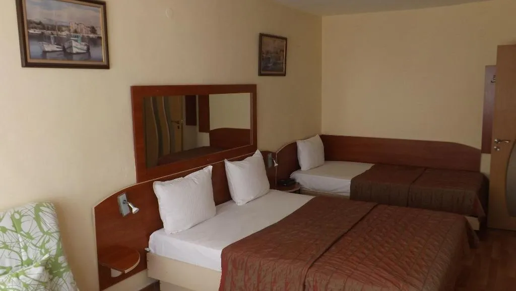 Room, Palitra, Varna