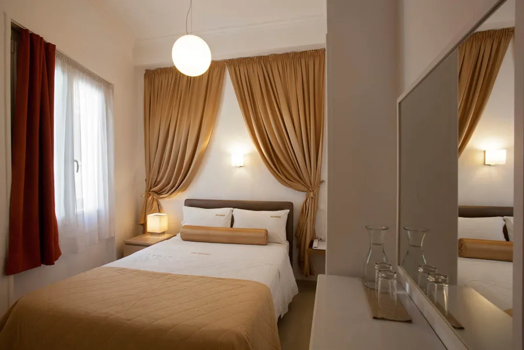 DOUBLE ECONOMY Room, Metropolis, Athens