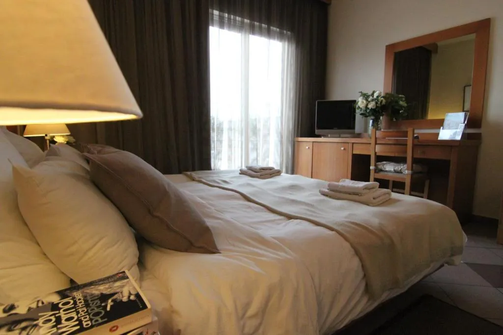 SINGLE STANDARD Room, Achillion, Athens