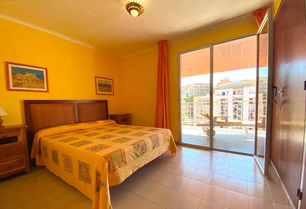 Room, Santa Rosa, Costa Dorada